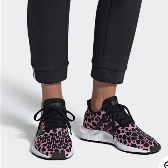 adidas women's swift run cheetah